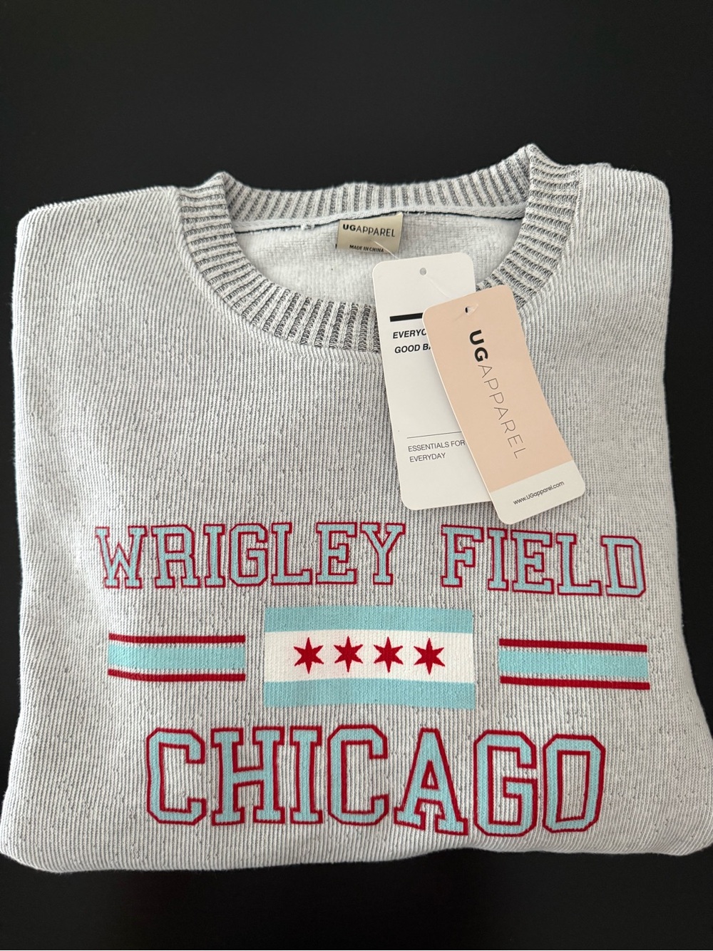 NWT Wrigley Field Chicago Women’s Warm Up Crew Sweatshirt XL